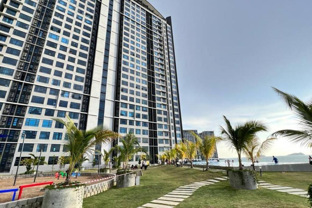 合一民宿 Unity At Jesselton Quay New Seaview Netflix 2-6pax Free Parking *