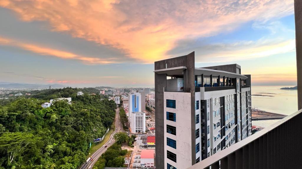 合一民宿 Unity At Jesselton Quay New Seaview Netflix 2-6pax Free Parking Apartment